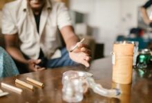 cbd candle promotes relaxation